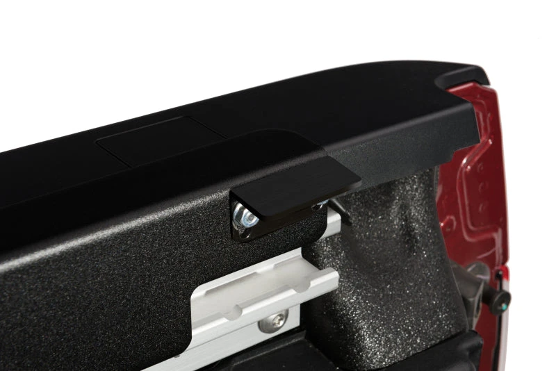 UnderCover Ford Ranger 6ft SE Bed Cover - Black Textured 12 UnderCover Ford Ranger 6ft SE Bed Cover - Black Textured - Image 10