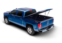 UnderCover Toyota Tacoma 5ft Lux Bed Cover - Super White (Req Factory Deck Rails) -Esptruck Shop b4de265b146b9b896fdadfc37d42cc94 e3b6c811 53fa 45e8 84be a5b273dd82b9