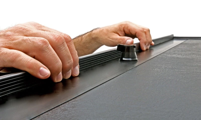 Roll-N-Lock Ford Ranger 72.7in M-Series Retractable Tonneau Cover 8 Roll-N-Lock Ford Ranger 72.7in M-Series Retractable Tonneau Cover - Image 6